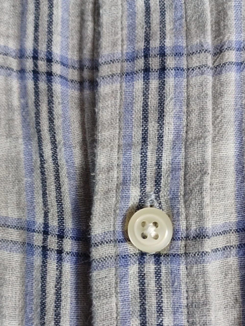 Banana Republic Blue and Gray Plaid LS Button-Down Mens Small Shirt, 100% cotton